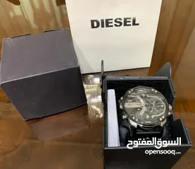  6 ساعة ديزل Mr daddy DZ7313 أصليه لون اسود بحالة الوكاله جديده للبيع