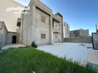  3 منزل للايجار قرب جامعة ناصر مدرسة او روضه