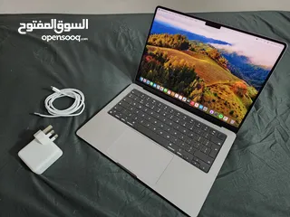  5 Apple MacBook Pro 14-inch Apple M3 chip with 8-core CPU and 10-core GPU, 512GB SSD عبارة عن جديد