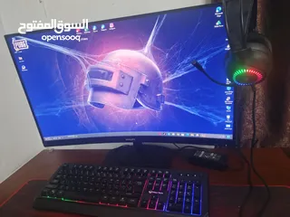  2 كمبيوتر مع شاشة