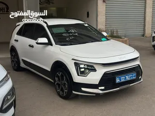  1 كيا نيرو لون ابيض