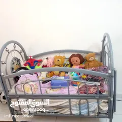  1 سرير بيبي للبيع بحالة جيدة