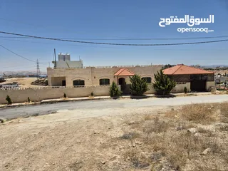  2 فيلا لم تسكن تشطيب فخم واجهة 35 متر حجر عالشارع في منطقة الجريبا - ياجوز