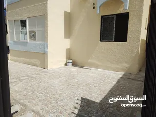  5 بيت عربي للايجار في عجمان منطقه الرميله مع مكيفات