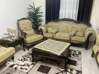 1 طقم كنب زان مع طاولات وسط