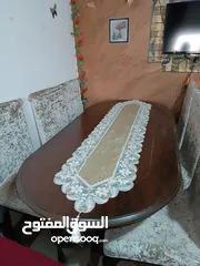  8 ب200 دينار طاولة سفرة مع 6 كراسي خشب زان ثقيل  ونظيف مع غطاء الكراسي والرانر الي عالطاولة