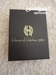  1 حلق من 1960 house of Harlow اصلي وجديد غير مستعمل ولا مرة لا يصدأ و خفيف اتوقع انه مريح في اللبس