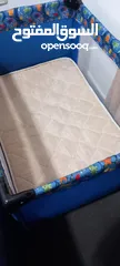  3 تخت بيبي + كرسي سيارة للبيع