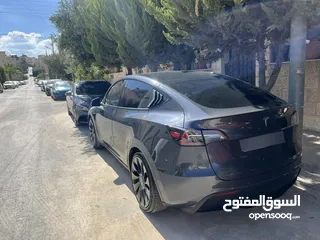  8 تيسلا y 2022 بيرفورمانس اعلى صنف ناجح اوتوسكور