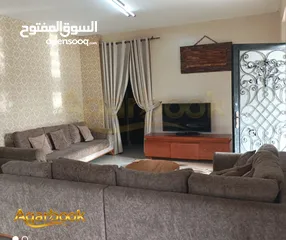  2 بيت مستقل مع مساحة خارجية للبيع