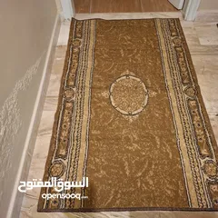 1 قطعتين سجاد طويله وقصيره طقم  لممرات نفس النقشه واللون للبيع المستعجل بسبب الرحيل