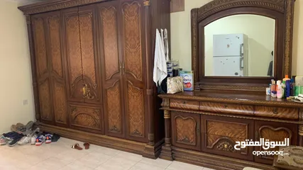  9 cupboard good condition