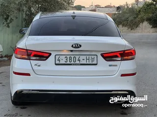  4 Kia k5 بحالة ممتازة جدا للبيع