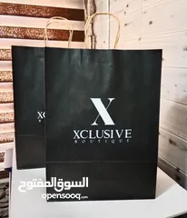  19 ميداليات دروع وكروت وكتب هاردكفر مطوية ودفاتر سندات