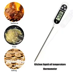  1 جهاز مقياس حرارة الأطعمة الحديث يستخدم لقياس درجة الحرارة الداخلية للحوم