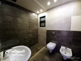  6 شقة غير مفروشة للإيجار 210م2 ( Property 18580 ) سنوي فقط