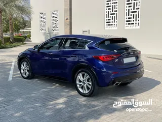  3 Infiniti Q30