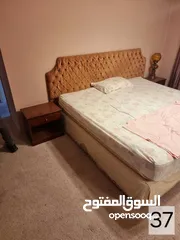  25 اثاث كلاسيكي بحاله ممتازه للبيع