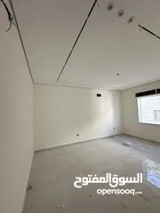  17 شقق جديده طريق المطار  ضاحيه الأمير علي  بالقرب بيت المقدس تشطيب سوبر ديلوكس يوجد ثالث مع روف