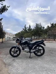  6 ( Suzuki en125  model 2022 ) بحالة الوكالة بسعر 1000 دينار