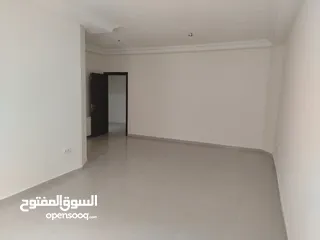  4 الرابية شقة لقطة للبيع قرب إشارة السفارة الصينية طابق ثاني