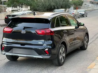  6 كيا نيرو 2020 لون اسود بحالة الوكاله عداد قليل 33 الف مايل