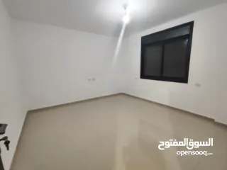  11 شقة غير مفروشة مع حديقه للايجار في عين مصباح