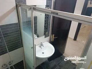  22 شقة ارضية فاخرة للايجار اليومي والاسبوعي غرفتين نوم في شارع المدينة المنورة