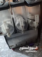  2 ماكنة سلش ثلاث عيون نوعيه الافضل بالاسواق هاسك .. مع عرباي مخصصه لها حديد ..كمان عده مماكنة سبريسو