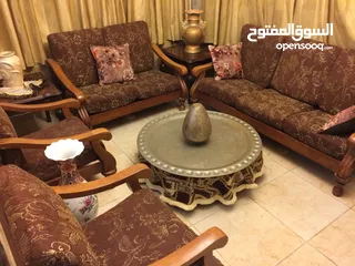  7 بيت طابقين ومخازن بابين في إربد قرية حبكا