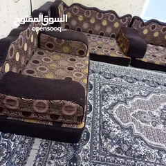  2 فرش غرفة قعده (مجلس عربي)للبيع السريع مستعمل بحاله جيد جدا جدا السعر 150 قابل للتفاوض سبب البيع بسبب