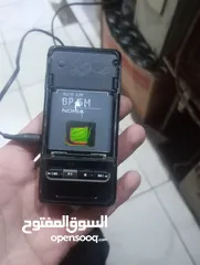  2 نوكيا 3250 بحالة ممتازة مع الشاحن الاصلي