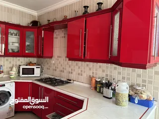  2 مطبخ هايغلوس لون مميز حجم كبير