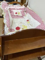  3 سرير طفل مع ملحقاته مندر ومصد طفل