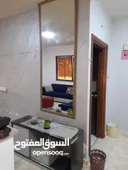  4 طقم كورنر للبيع مع أغراض أخرى تصلح للبيت او صالون سيدات البيع بداعي السفر