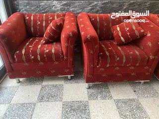  1 طقمين كنب بحاله ممتازه