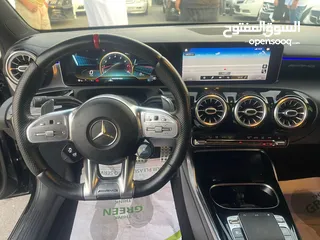  12 Mercedes-Benz A 35 AMG 4V gcc 2020
