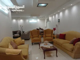  7 شقه مفروشه