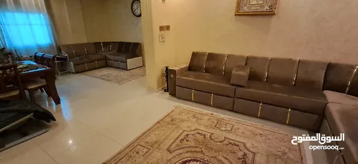  22 مجلس خليجى تفصيل بحال الوكاله للبيع فى اربد 34 مقعد بغطى 21 متر طولى