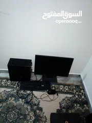  1 كمبيوتر مستعمل للبيع المواصفات في الشاشة