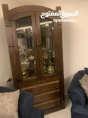  12 طقم سفره من ثلاث قطع   طاولة خشب 8 كراسي وفضيه و بوفيه