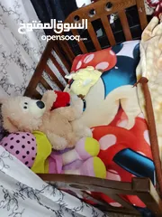 1 تخت بيبي نظيف