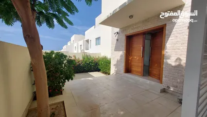  3 5 Bedrooms Semi-Furnished Villa with Pool for Rent in Qurum REF:1067AR