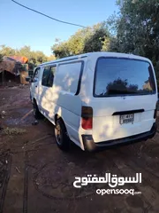  3 تويوتا هايس موديل 2000
