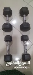  4 Dumbbells weights l brought them in 2024 November they are not scratched nor damaged