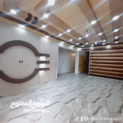  4 شقه 135 م على شارع خالد ين الوليد الرئيسي