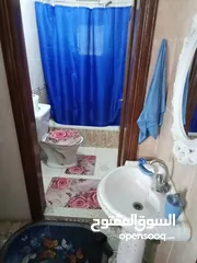  8 شقه للبيع مع السطح وحق الاعتلاء