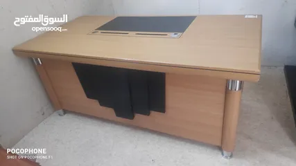  2 Office manager table (طوله مل مكتب مدير)