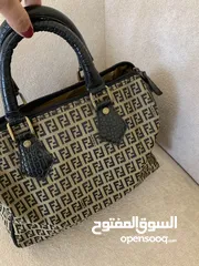  10 للصبايا- عدة حقائب فاخرة ماركات جديد و بعضهم مستعمل خفيف