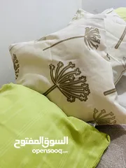  4 سبعه مخاد مع بعض مربعات جدد لبيع مع بعض